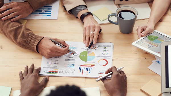 people-discuss-about-graphs-and-rates-3184292 people-discuss-about-graphs-and-rates-3184292